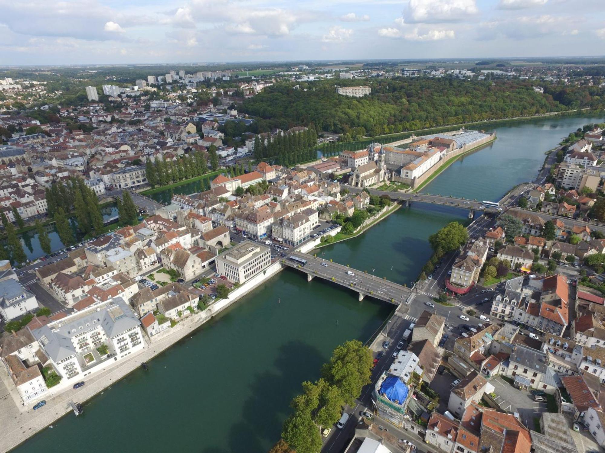 Le Panoramique - Centre-Ville Melun Bagian luar foto